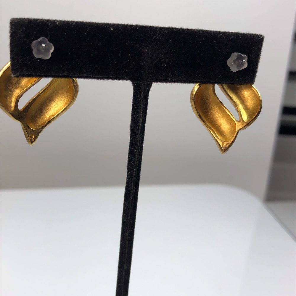 Vintage Gold Tone and Cream Enamel Earrings  Retro 80s  90s - Picture 7 of 9